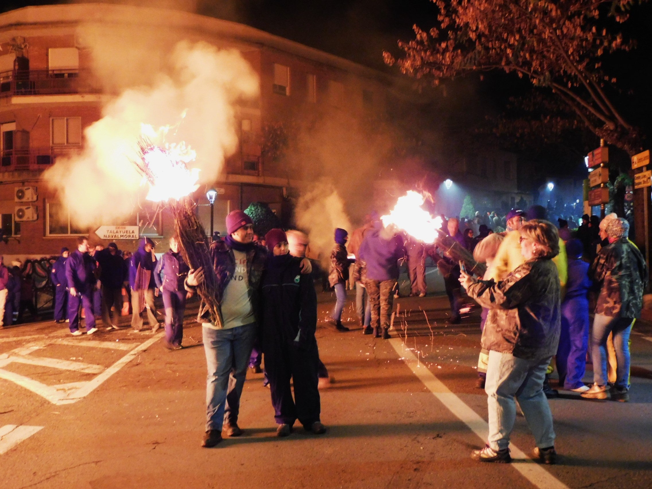Así se vivió la fiesta de Los Escobazos en Jarandilla de la Vera