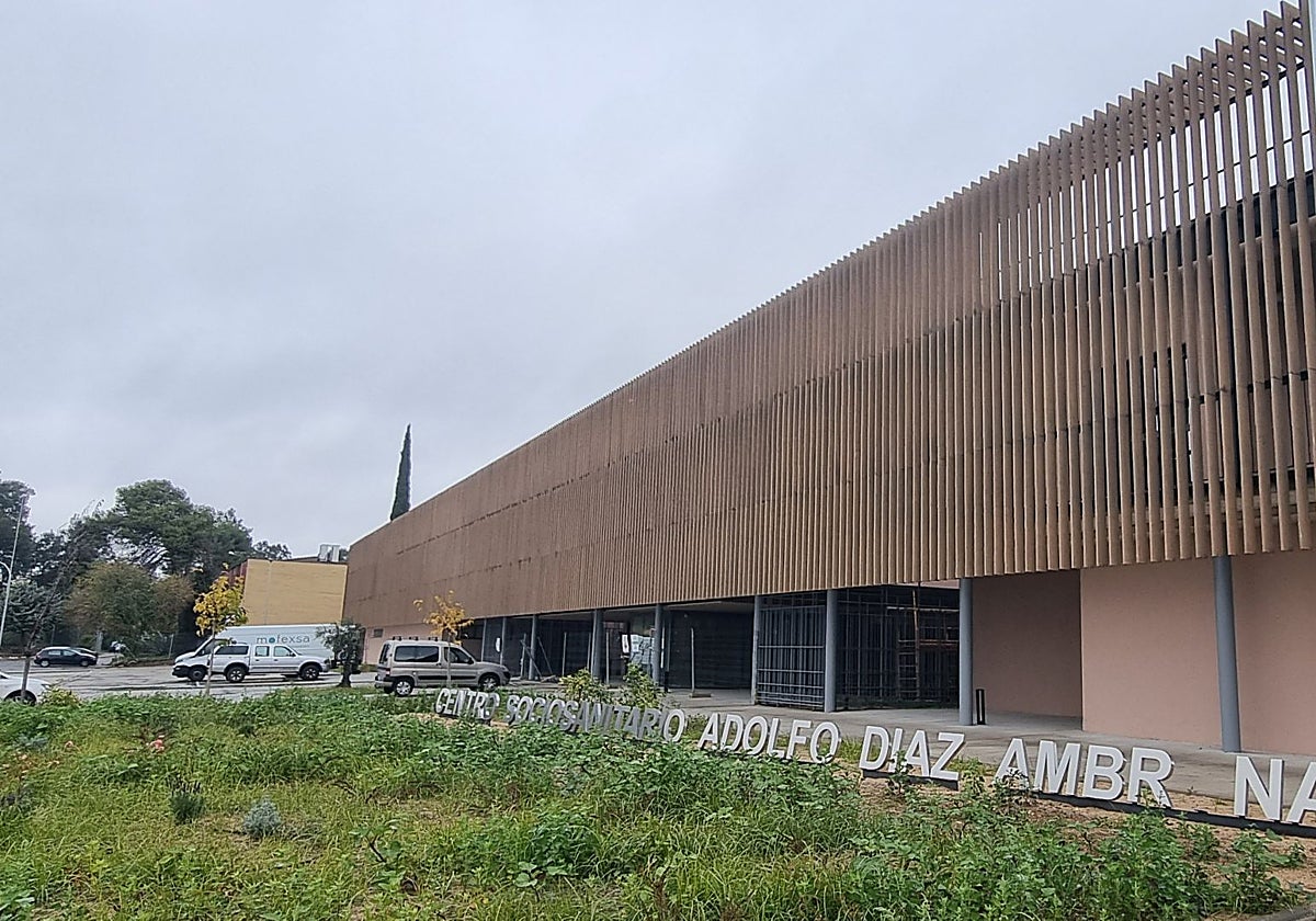 Estado en el que se encuentra el nuevo edificio, ya muy avanzado, con su característica celosía de madera en la fachada.
