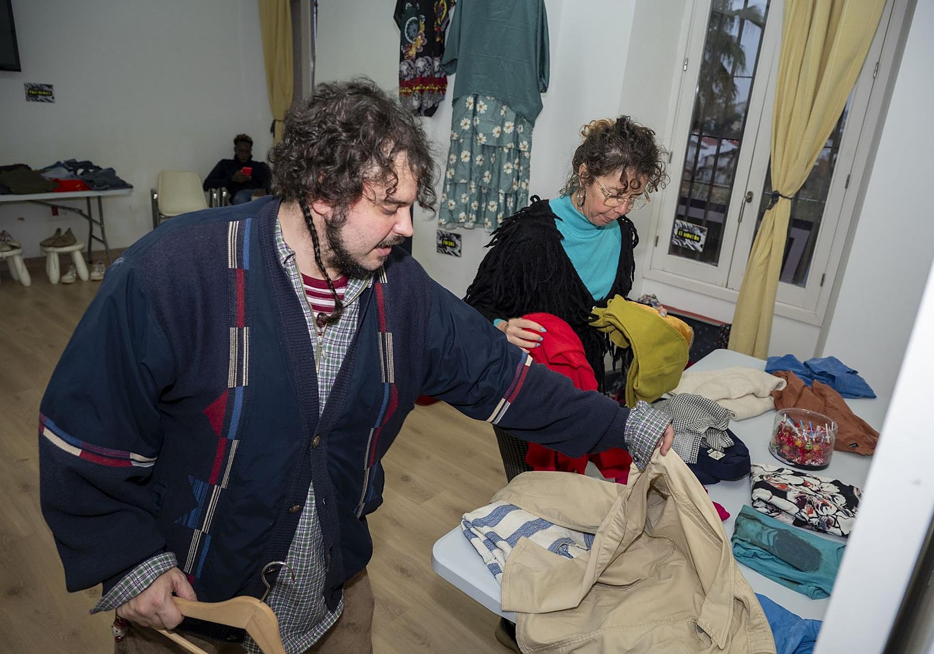 Trueque de ropa en Badajoz para renovar el armario sin gastar un euro | Hoy