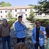 Visita institucional a la hospedería La Serrana en una imagen de archivo.