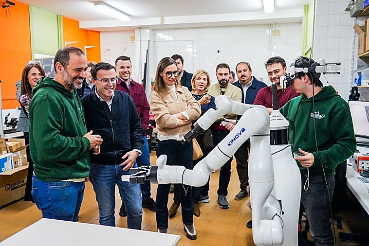 Gallardo anuncia un plan para acompañar al talento joven y atraer empresas