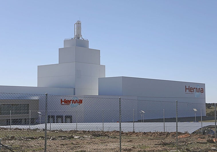 Un juzgado de Cáceres rebaja la multa a una fábrica donde un trabajador sufrió una amputación