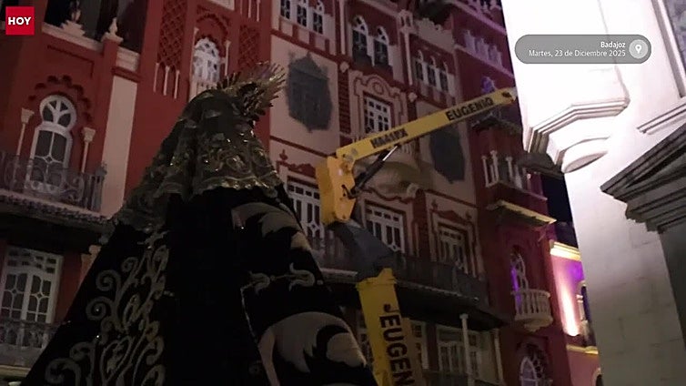 La Virgen de la Soledad de Badajoz regresa a su ermita tras acabar las obras