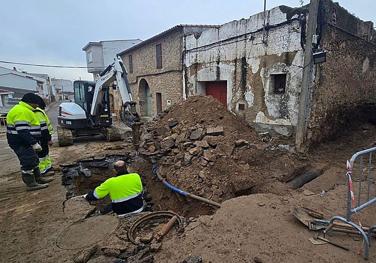 Nochebuena sin agua: una grave avería obliga a cortar el suministro en San Vicente de Alcántara