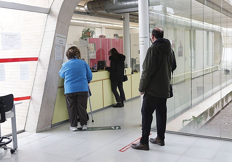 La espera en varios centros de salud extremeños sube a diez días en Navidad por la gripe y la falta de médicos