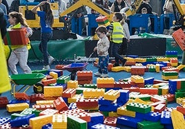 Las construcciones de 'Lego' a tamaño gigante triunfan cada año