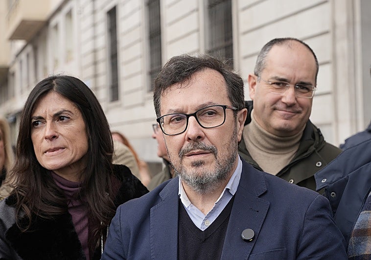 Vox se muestra dispuesto a hablar de campo y de acabar «con las políticas de género»