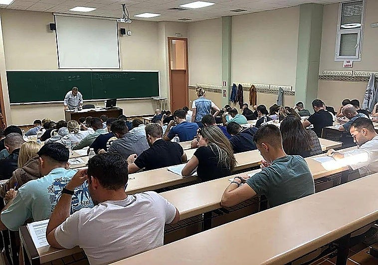 La Junta afirma que los retrasos en las oposiciones de la Policía Local no suponen una anomalía