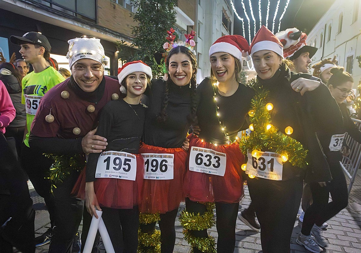 Participantes este martes en la decimoséptima edición de la carrera San Silvestre de Mérida.
