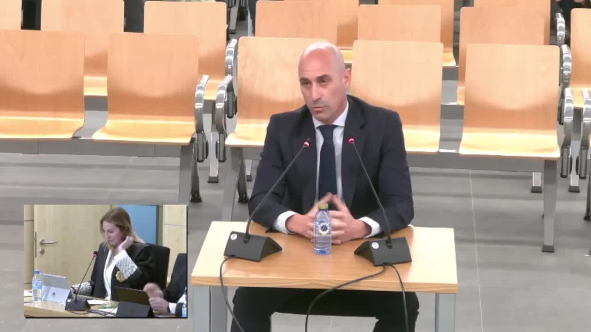 Rubiales le pidió "un besito" a Hermoso y esta le dijo "vale": "Es algo totalmente espontáneo"