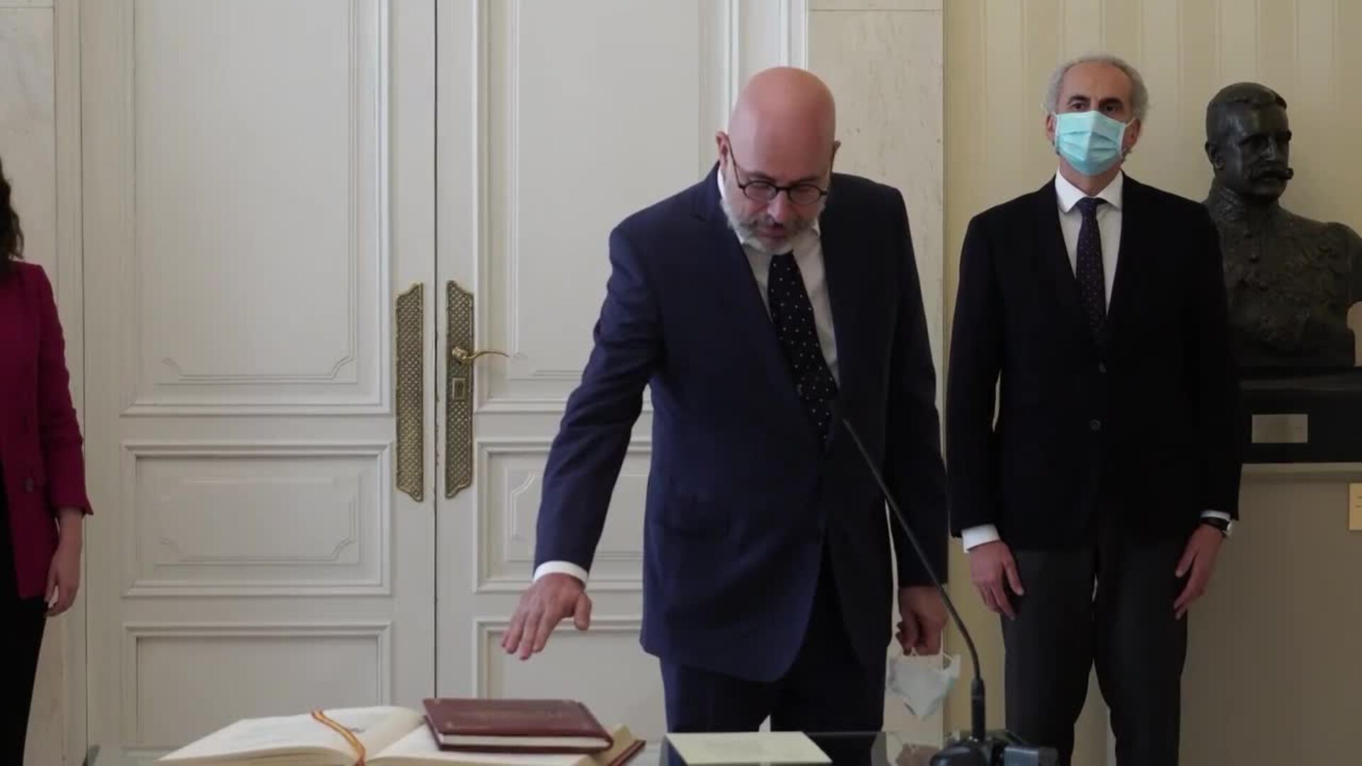 Imputados dos exaltos cargos de la Comunidad de Madrid por protocolos sobre las residencias