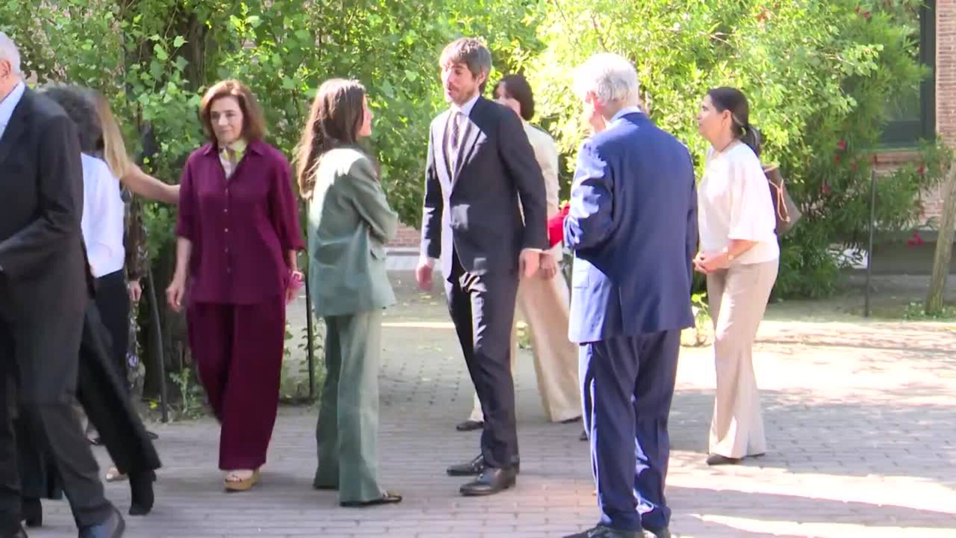 La Reina Letizia, una 'working girl' ideal con un traje de lino oversize