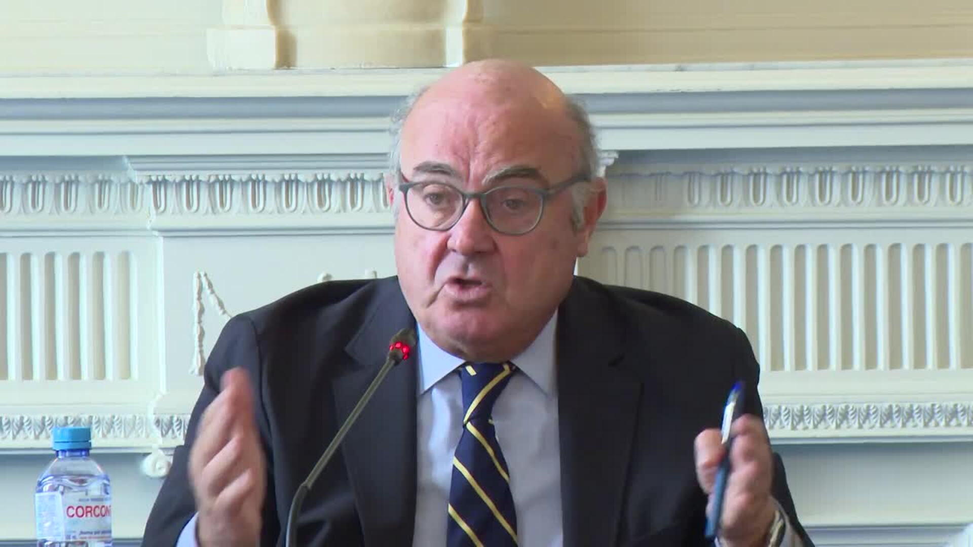 Guindos cree que Bruselas deberá decir si intervención del Gobierno en la OPA está justificada