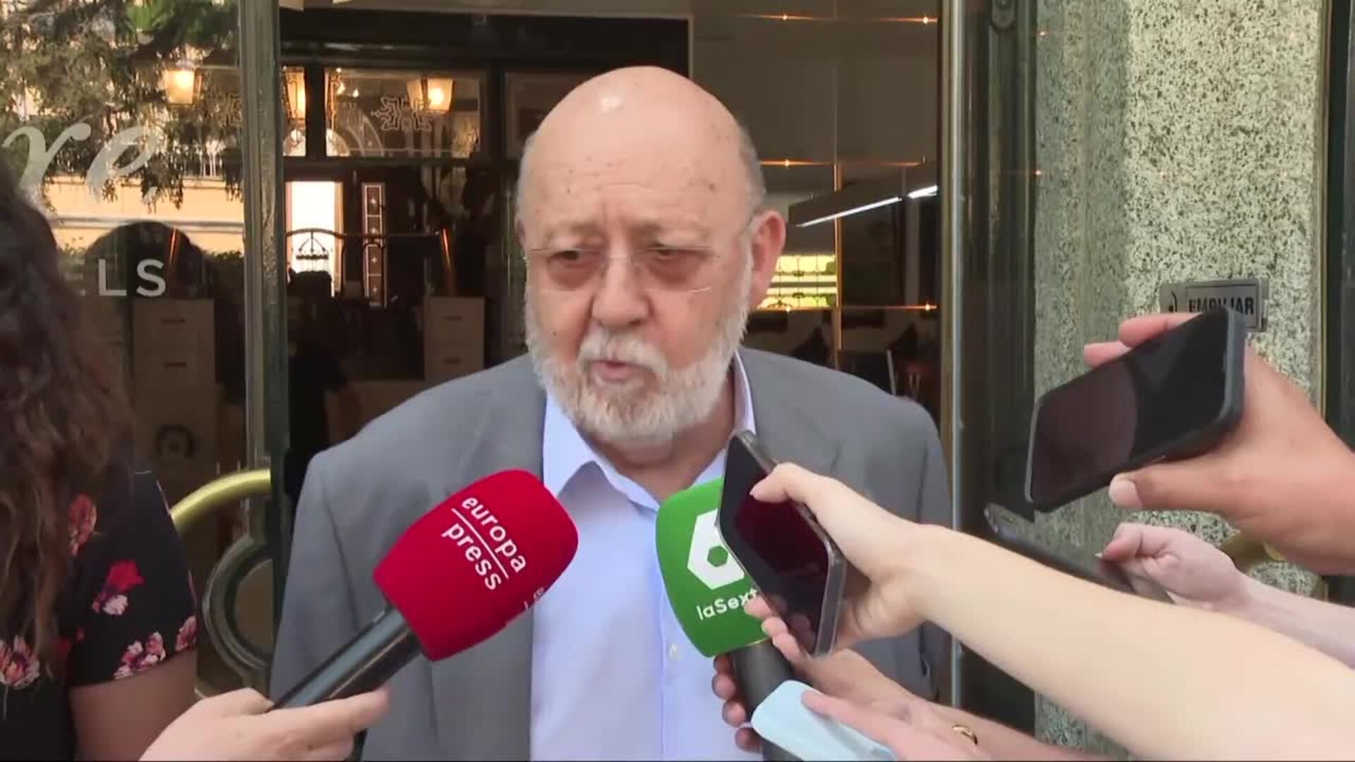 Tezanos defiende "esperar a la resolución" de los casos de corrupción y no descarta un montaje