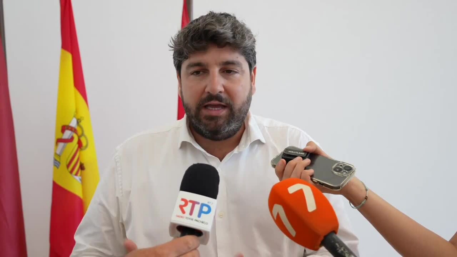 López Miras pide calma y dice que agresores en Torre Pacheco "responderán ante la justicia"
