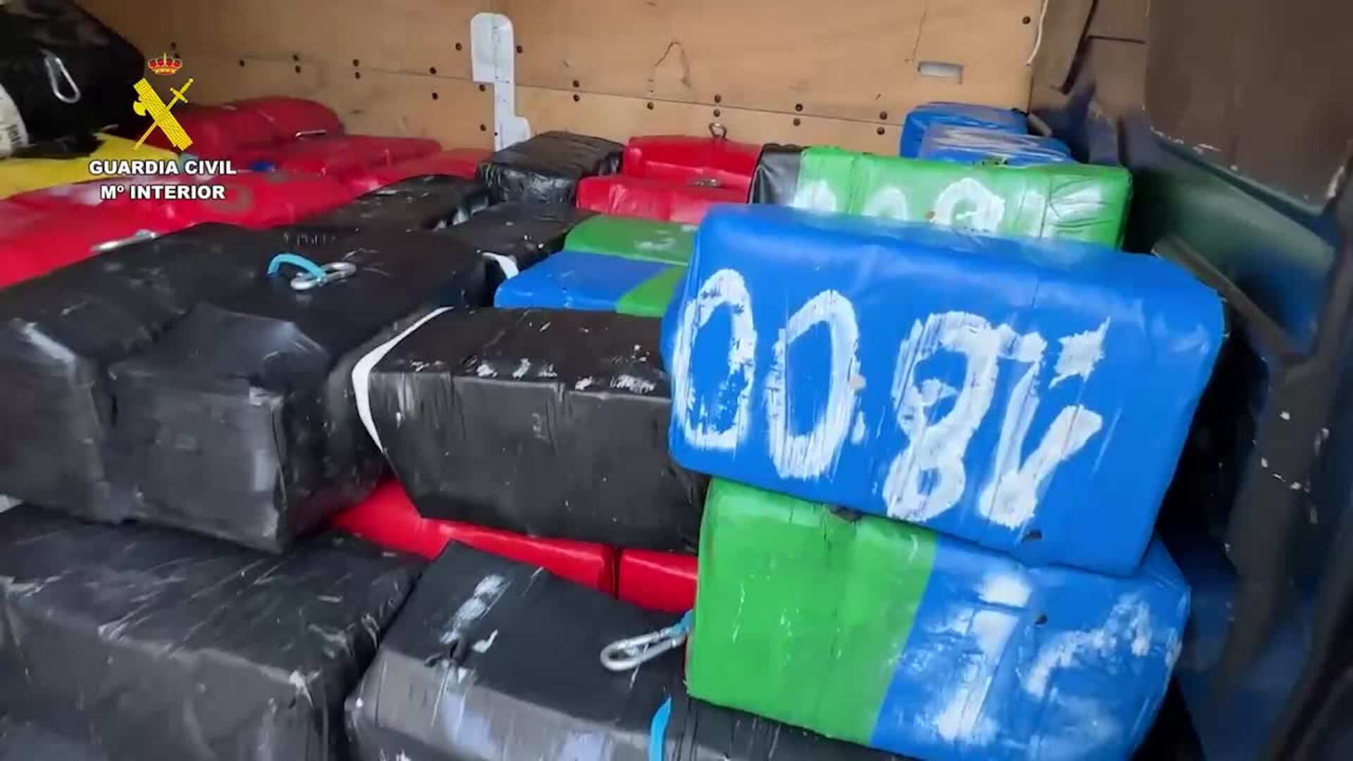 Cinco detenidos cuando pretendían introducir 1.500 kilos de cocaína por puertos de Cádiz y Rota