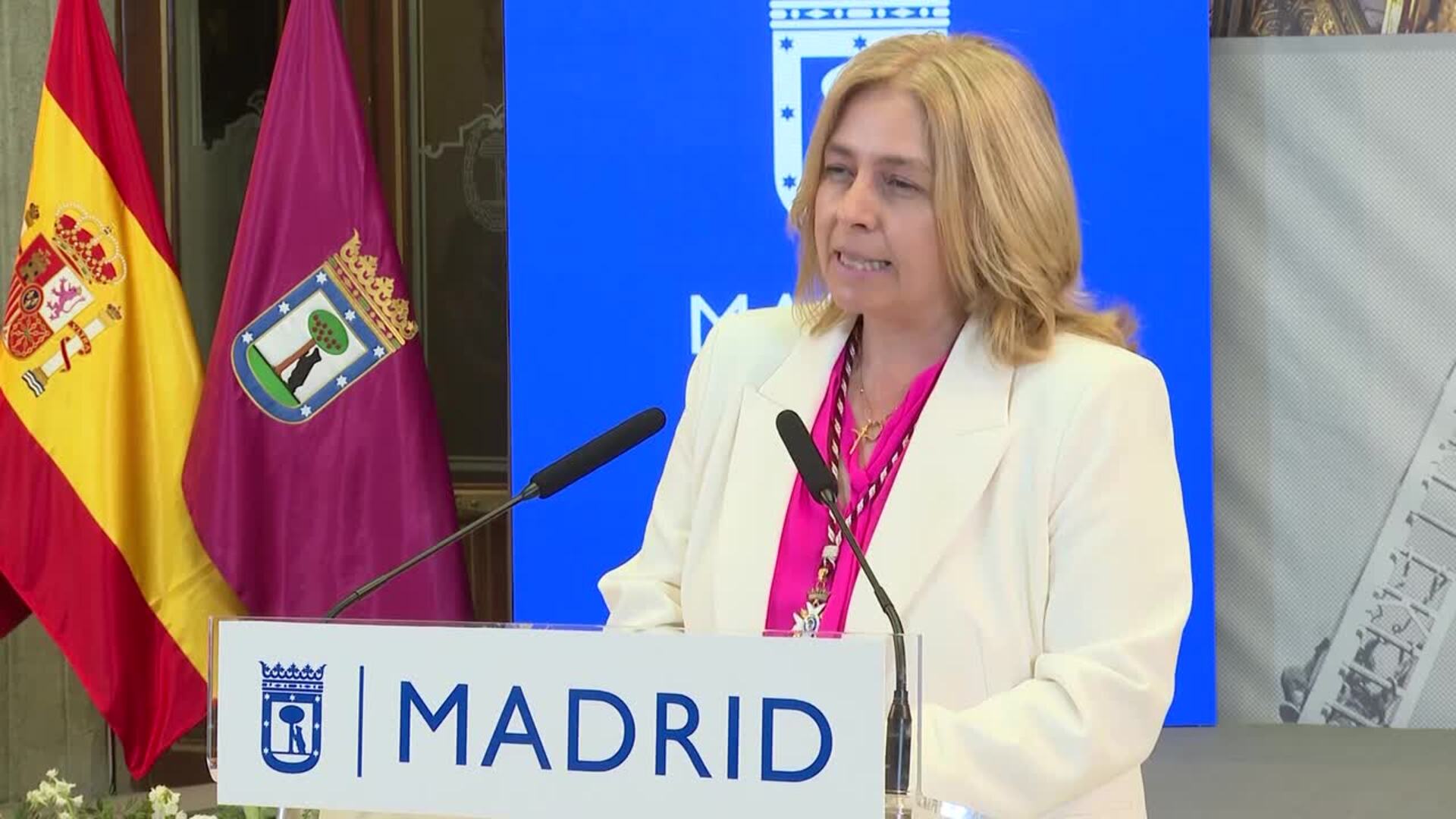 Sanz dice que durante el mandato de Almeida se han convocado hasta 500 plazas de bomberos