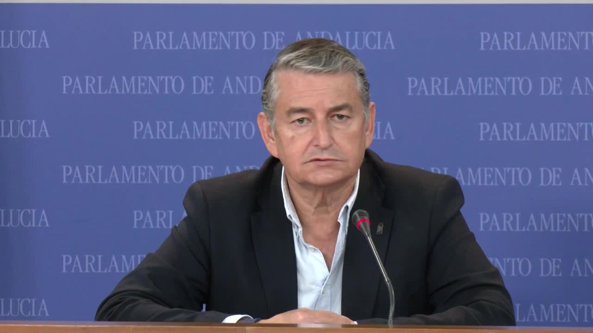 El consejero andaluz Antonio Sanz comparecerá en el Parlamento tras la campaña de incendios