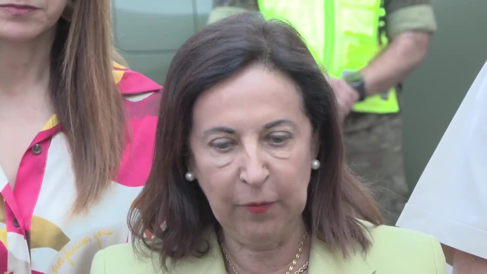 Robles afirma que UME y Ejército de Tierra seguirán en Galicia el tiempo que "sea necesario"