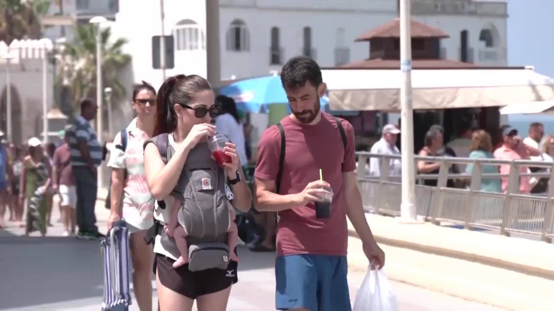 El gasto turístico en Andalucía cae casi un 10% este verano, según el sector hostelero