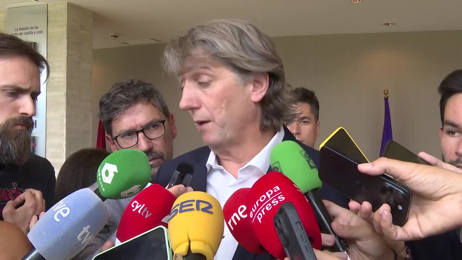 Martínez acusa a Mañueco de "cinismo, soberbia y de distanciarse de la realidad"