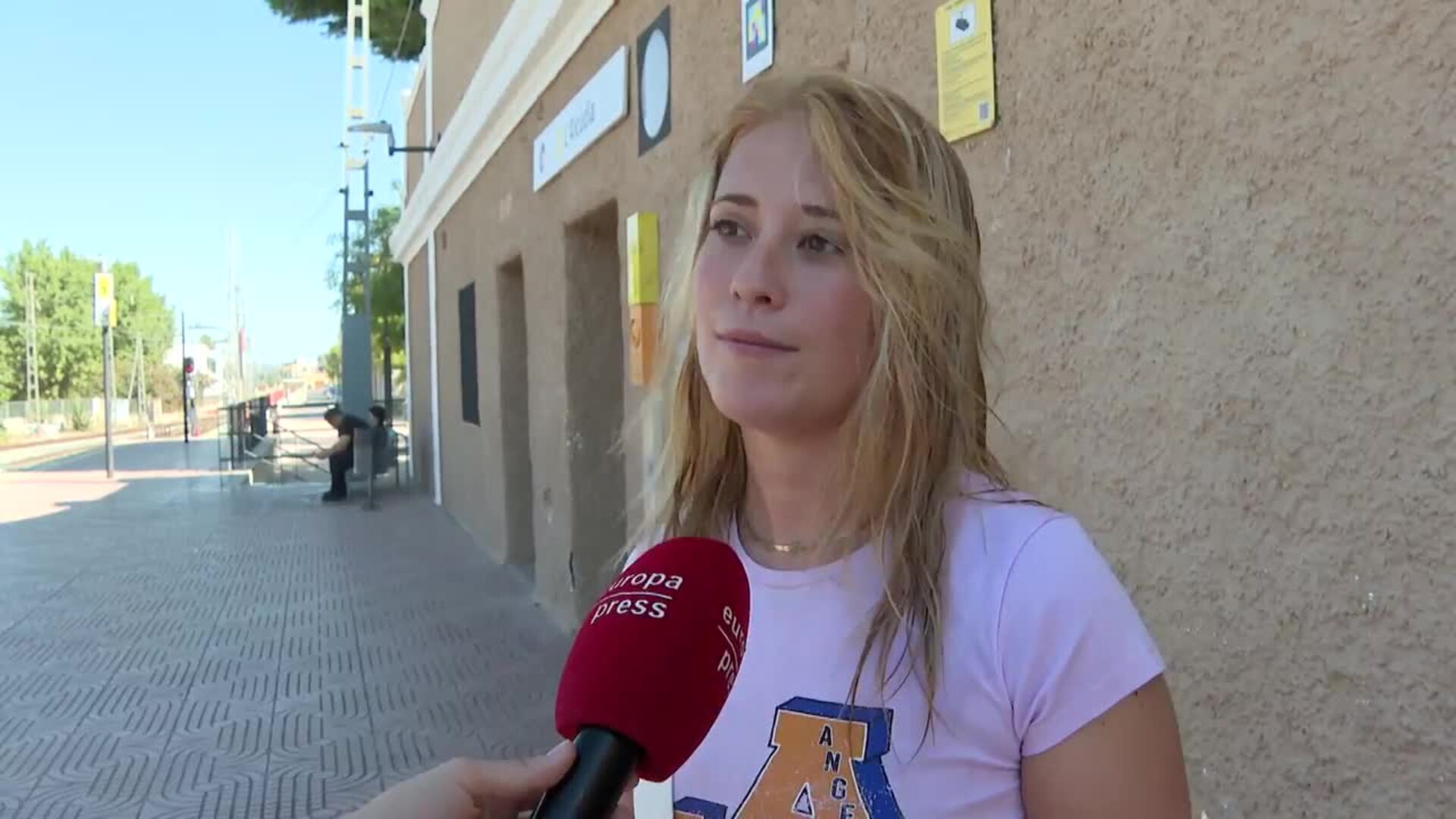 Reabre el metro entre l'Alcúdia-Castelló tras extinguirse el incendio en Massalavés (Valencia)