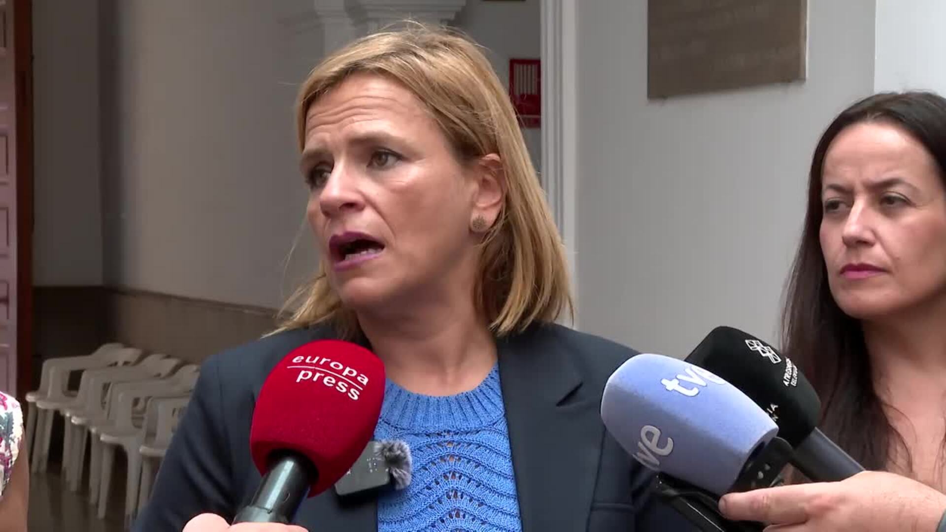 Bernabé sobre el retraso del curso en centros de la dana: "Llegan tarde a todo"