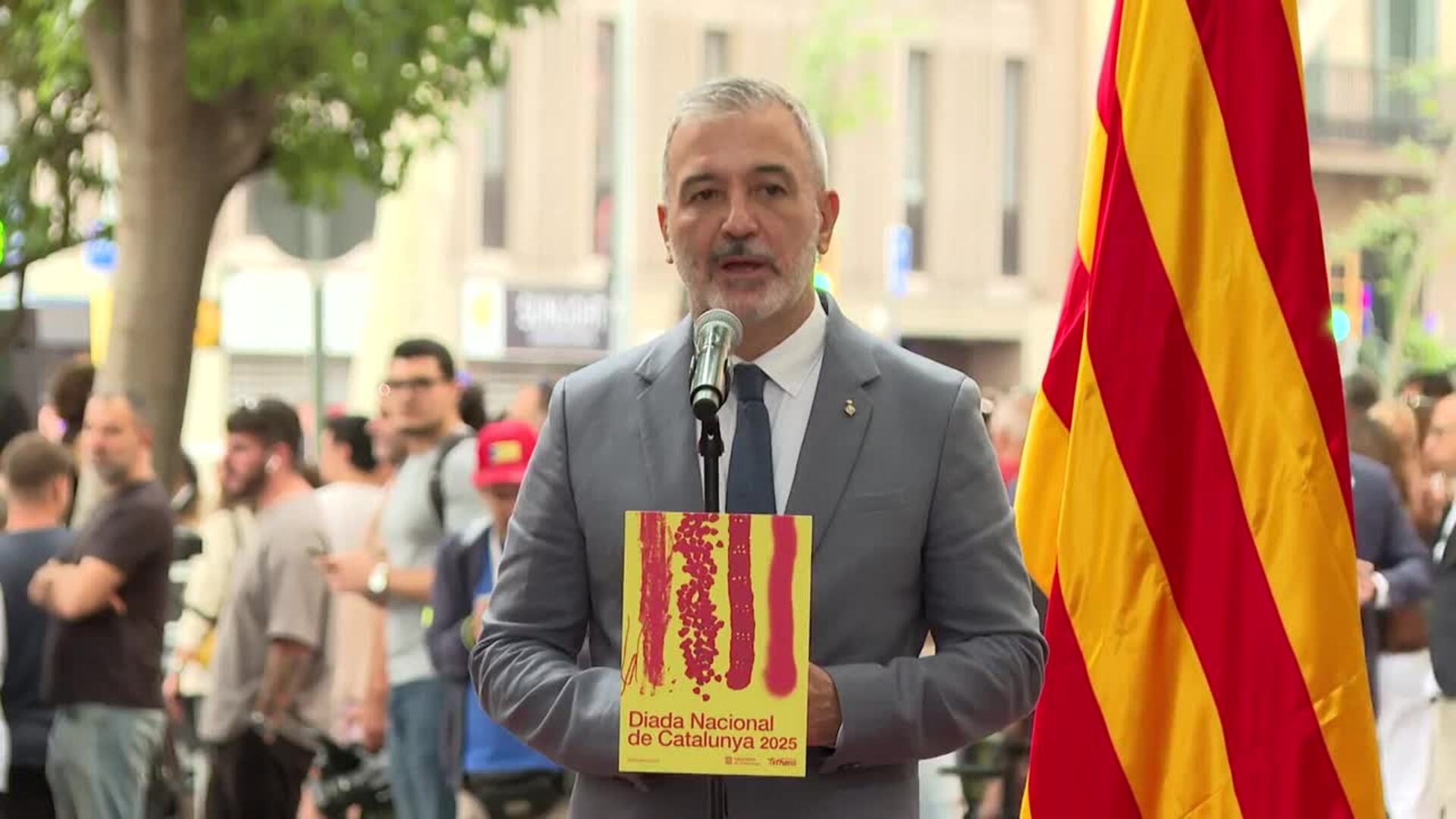 Collboni lamenta que hay "hostilidad" al uso del catalán, que ve como lengua de unión