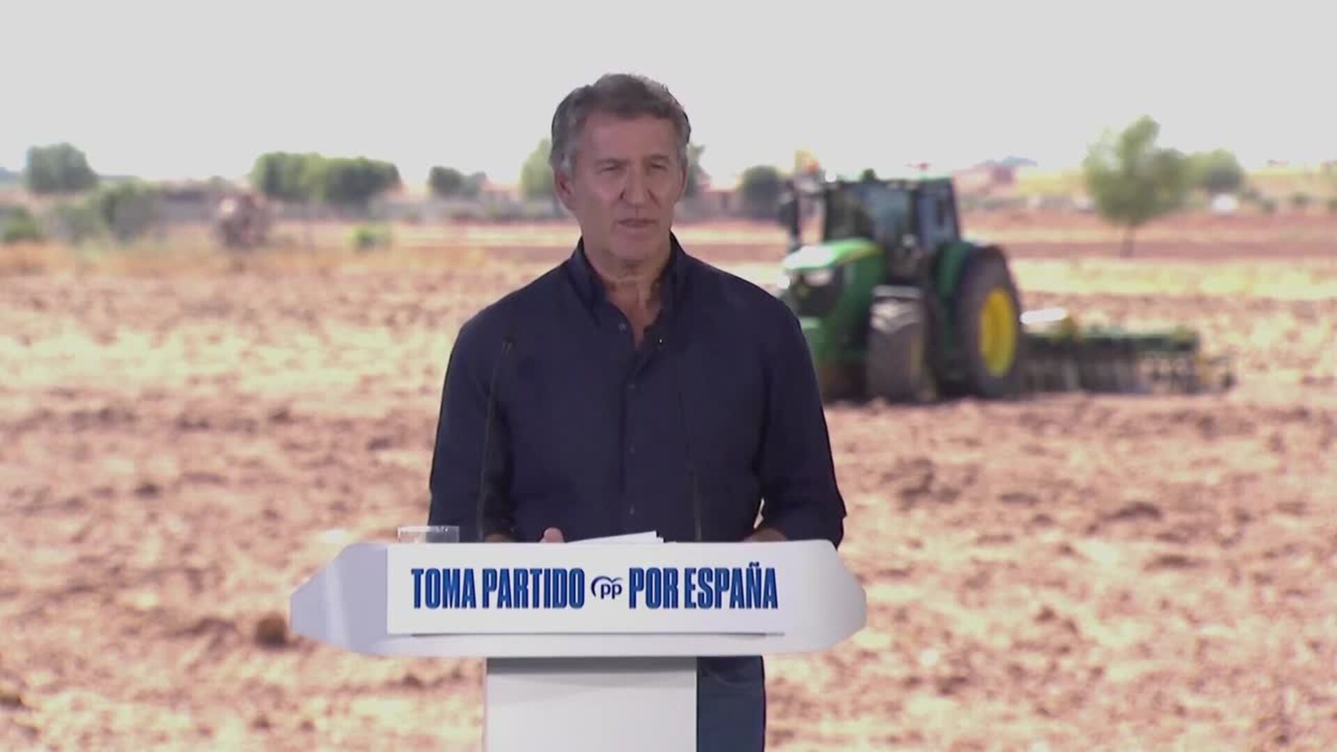 Feijóo tilda de "lamentable" la situación política actual: "El ruido impide hablar"