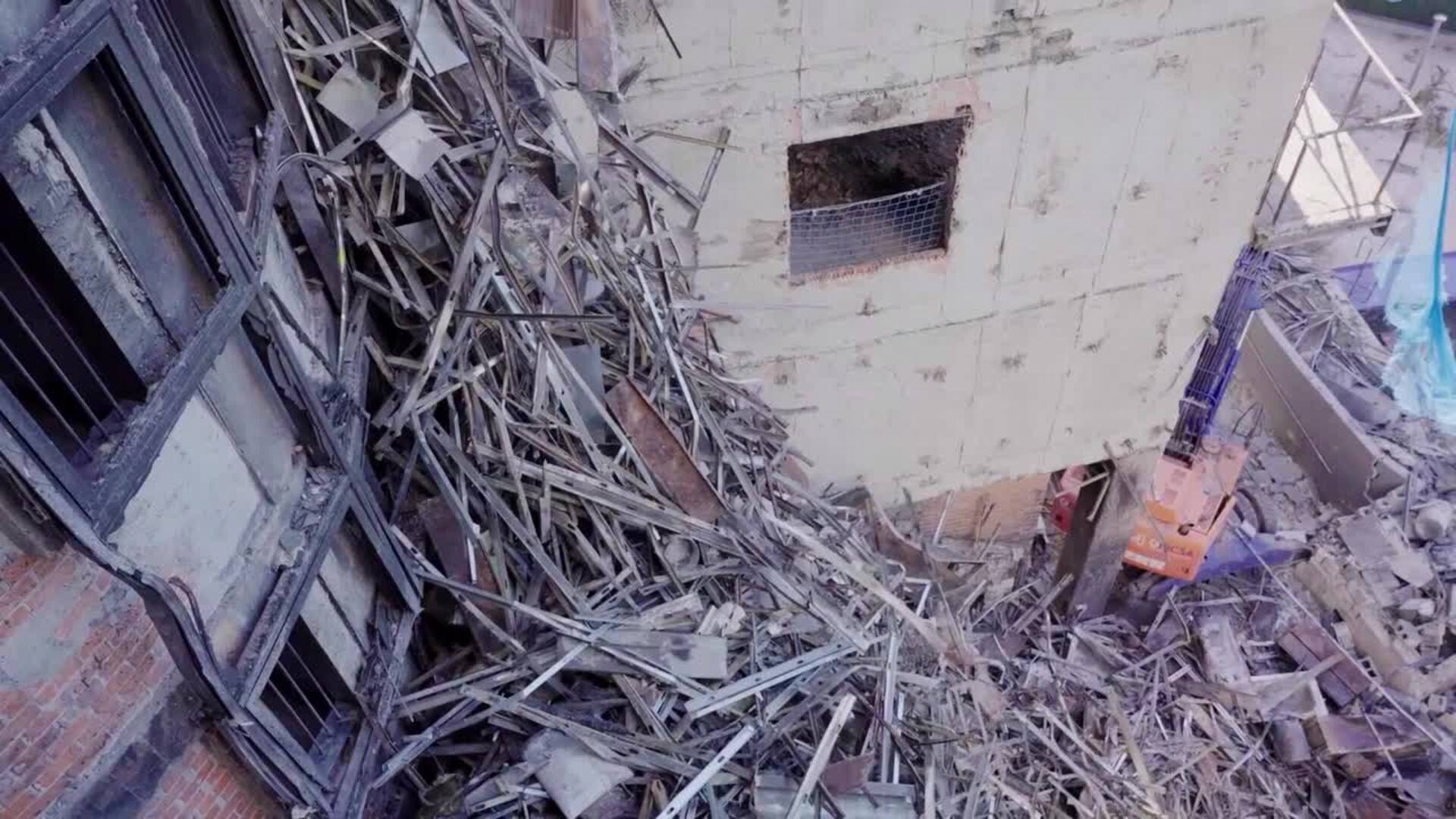 El edificio incendiado en Campanar celebra un acto conmemorativo y de inicio de obra