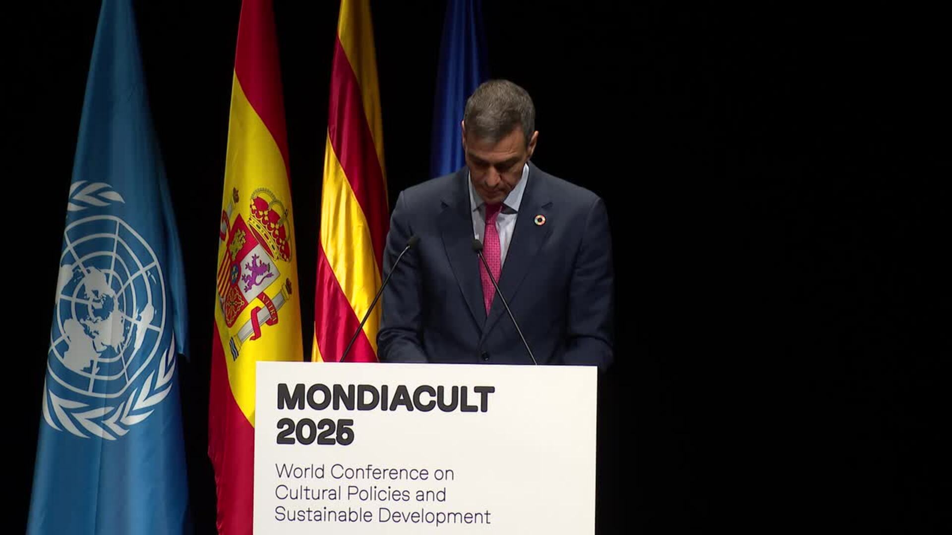 Sánchez defiende que la cultura "no puede ser neutral ni indiferente" ante lo que sucede