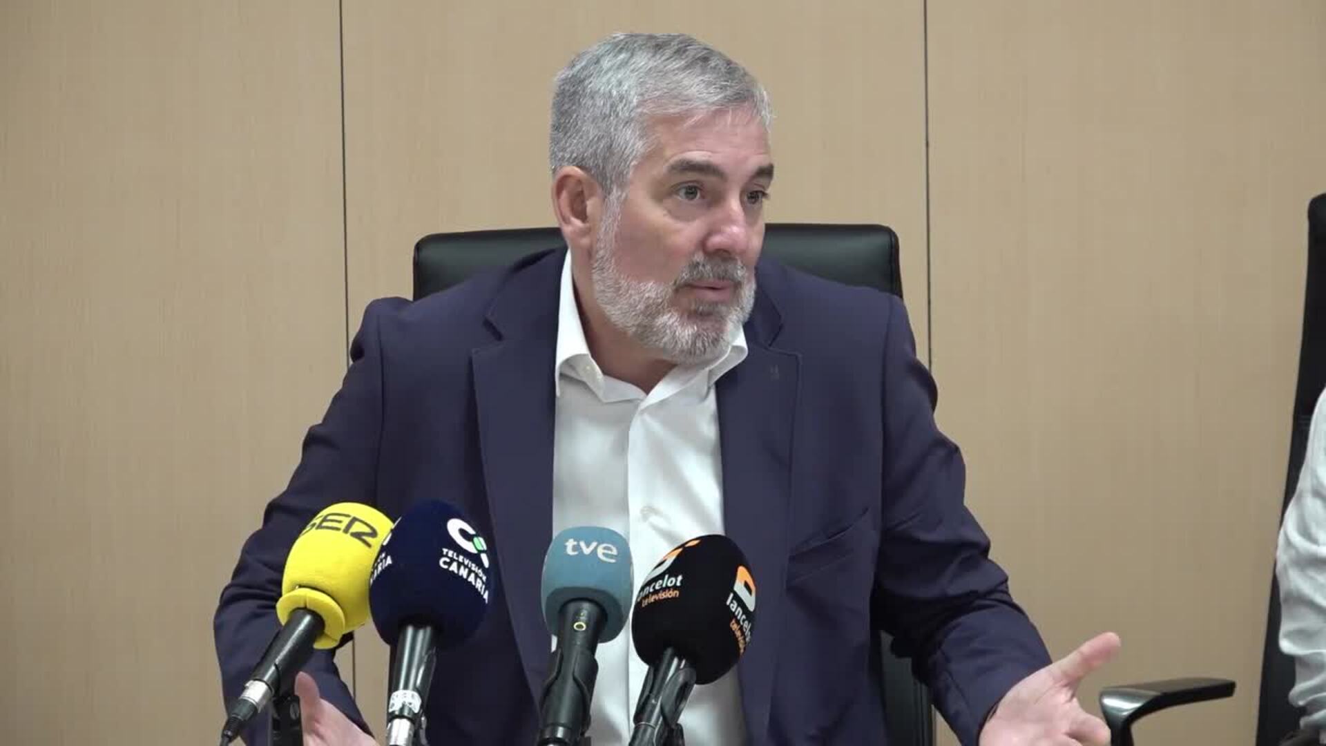 Clavijo confirma que el "menor" que iba a ir a Extremadura es mayor de edad