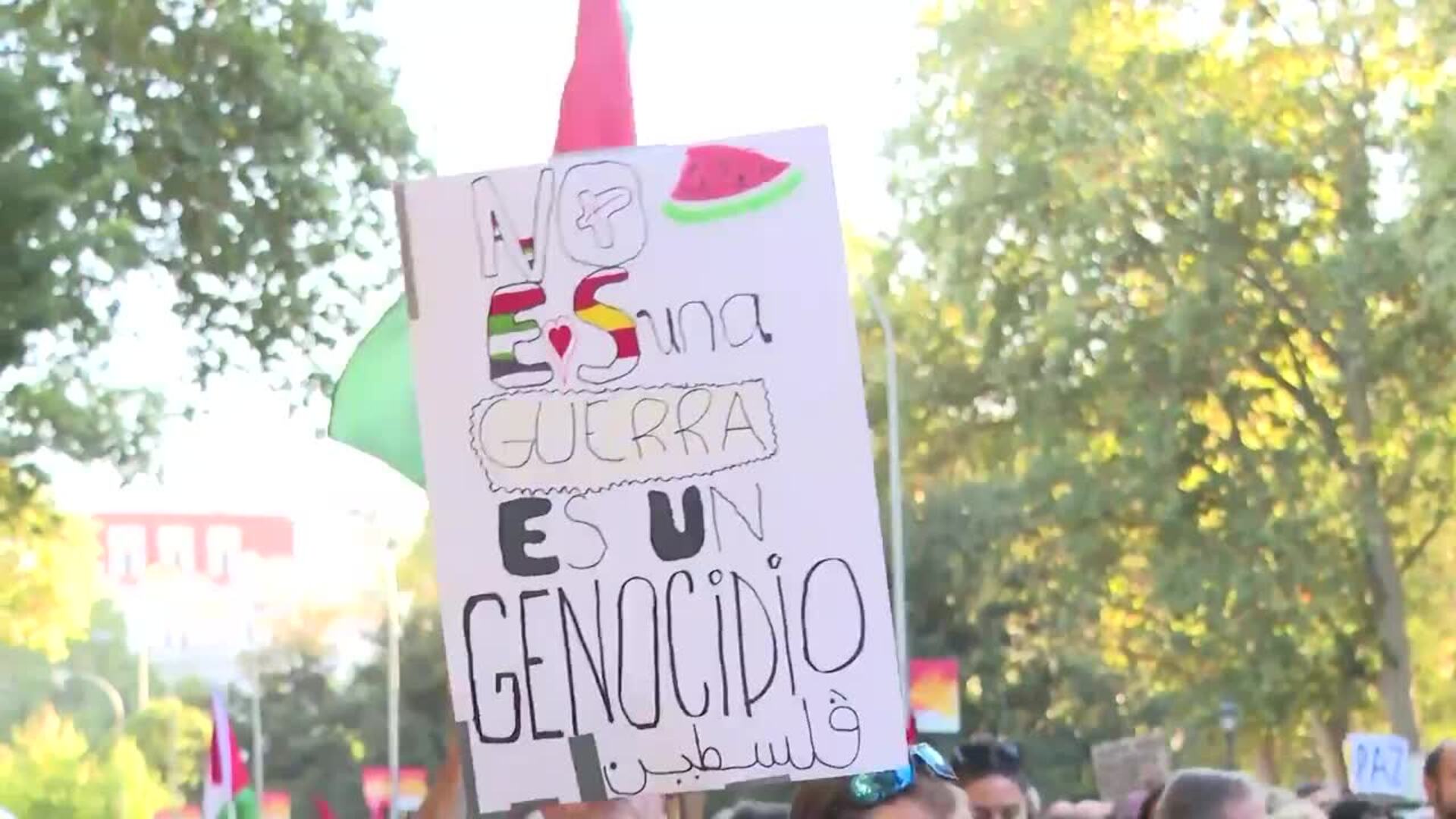 Miles de personas se manifiestan en Madrid para pedir el "fin del genocidio"