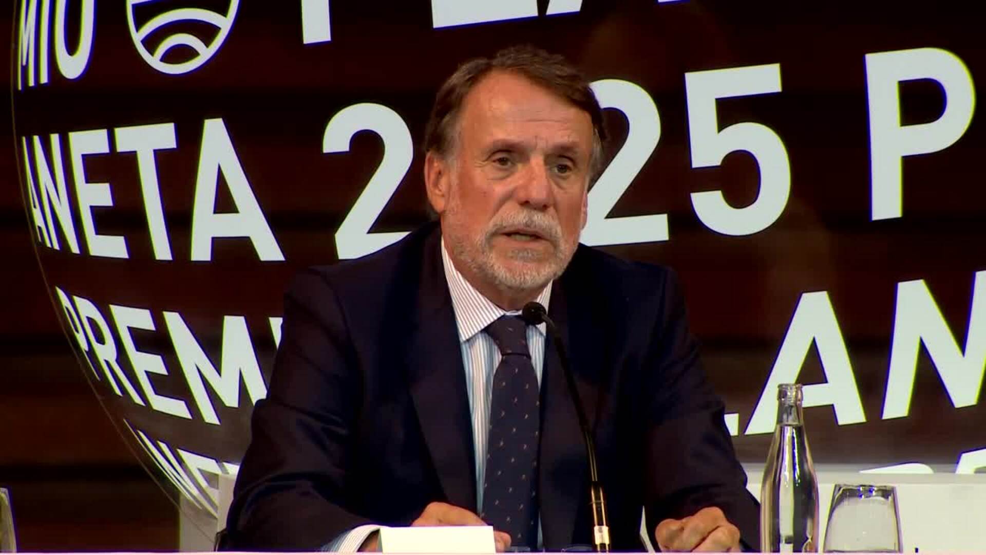 Creuheras (Planeta) pide proteger a autores ante la IA y destaca el aumento de lectores jóvenes