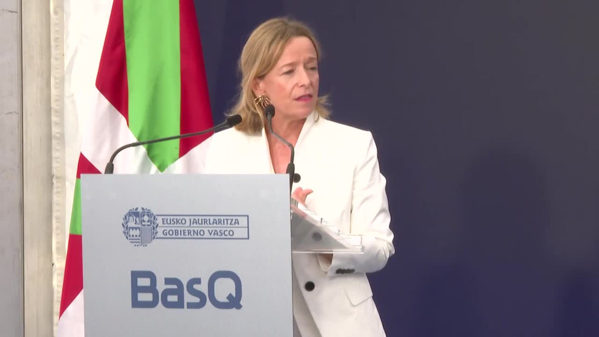 Inaugurado en San Sebastián el primer IBM System Two operativo en Europa y tercero en el mundo