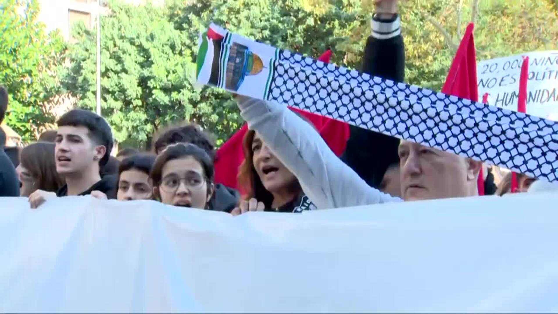 Centenares de personas recorren Barcelona contra el "genocidio" en Gaza