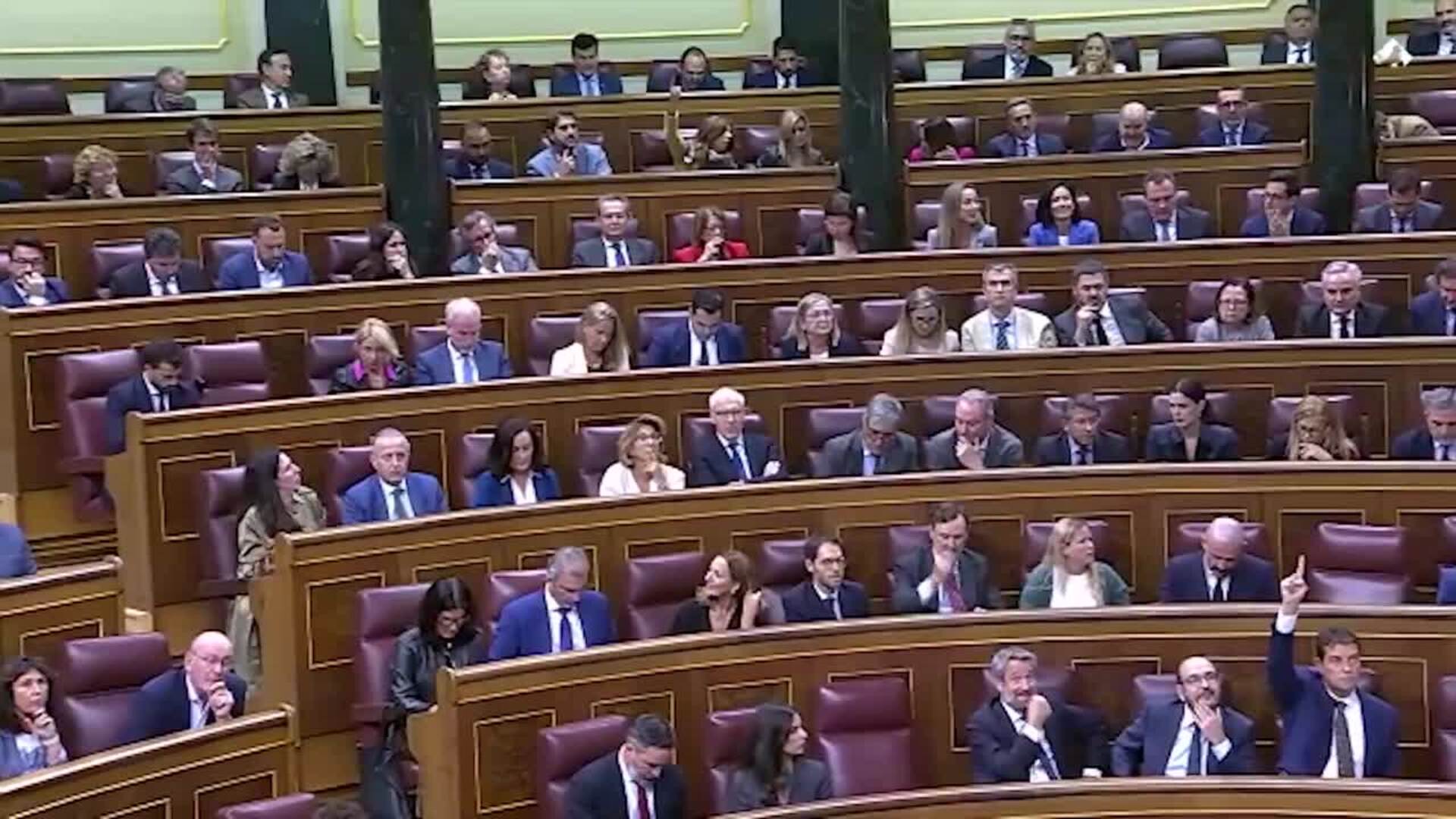 El Congreso pide auditar las pulseras para maltratadores con la abstención del PSOE
