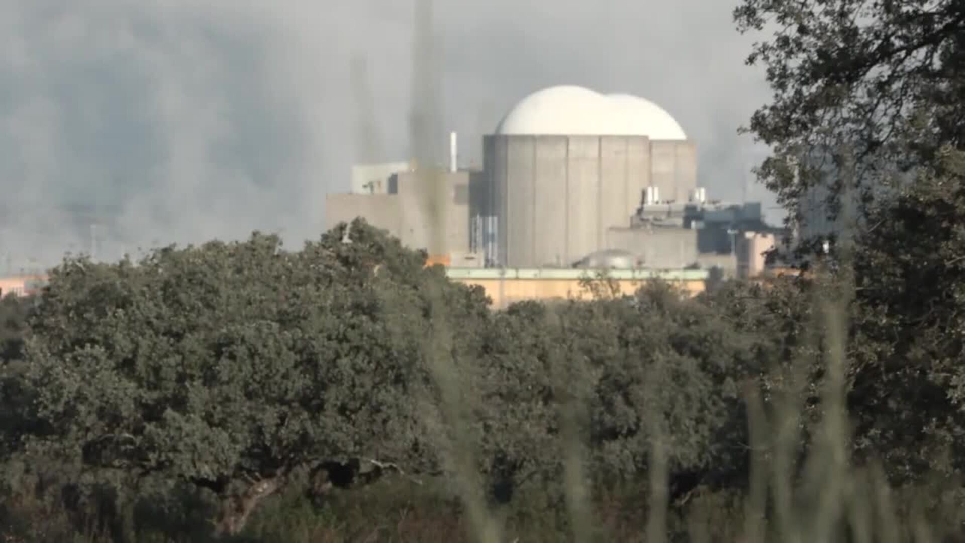 Iberdrola, Endesa y Naturgy trasladan al Gobierno su "disposición" a ampliar la vida de Almaraz