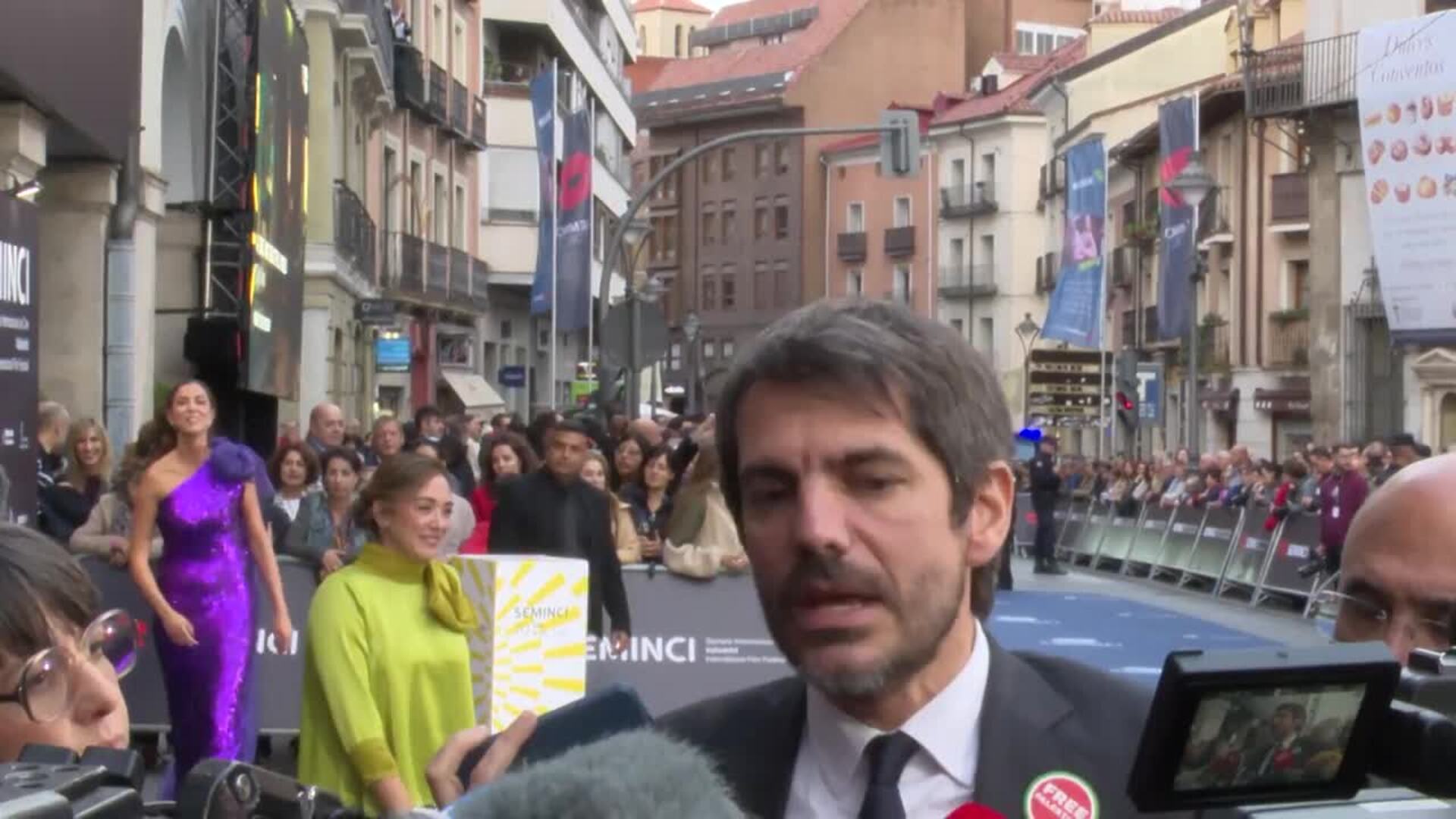 Urtasun compromete una subvención nominativa de 150.000 euros para la Seminci en 2026