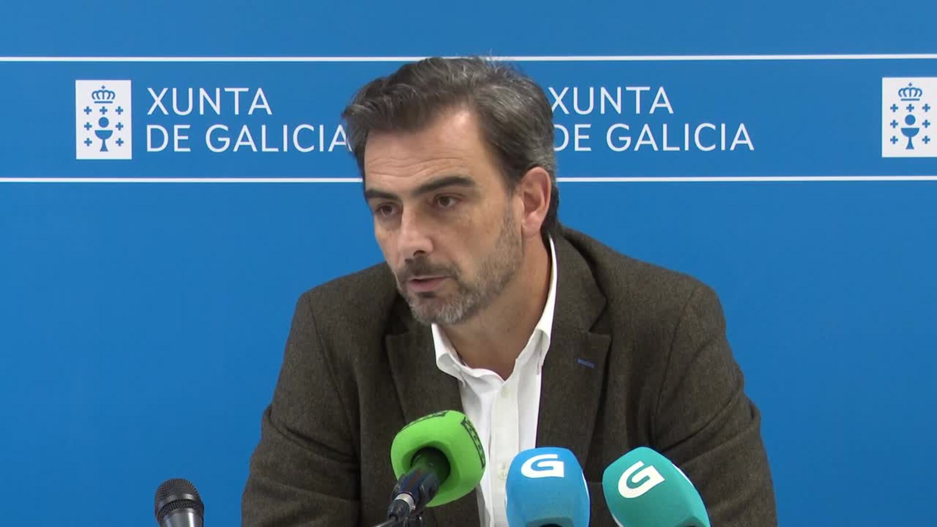 La Xunta insta a Santiago a "ponerse a trabajar" ante una ciudad "desprovista" de bomberos