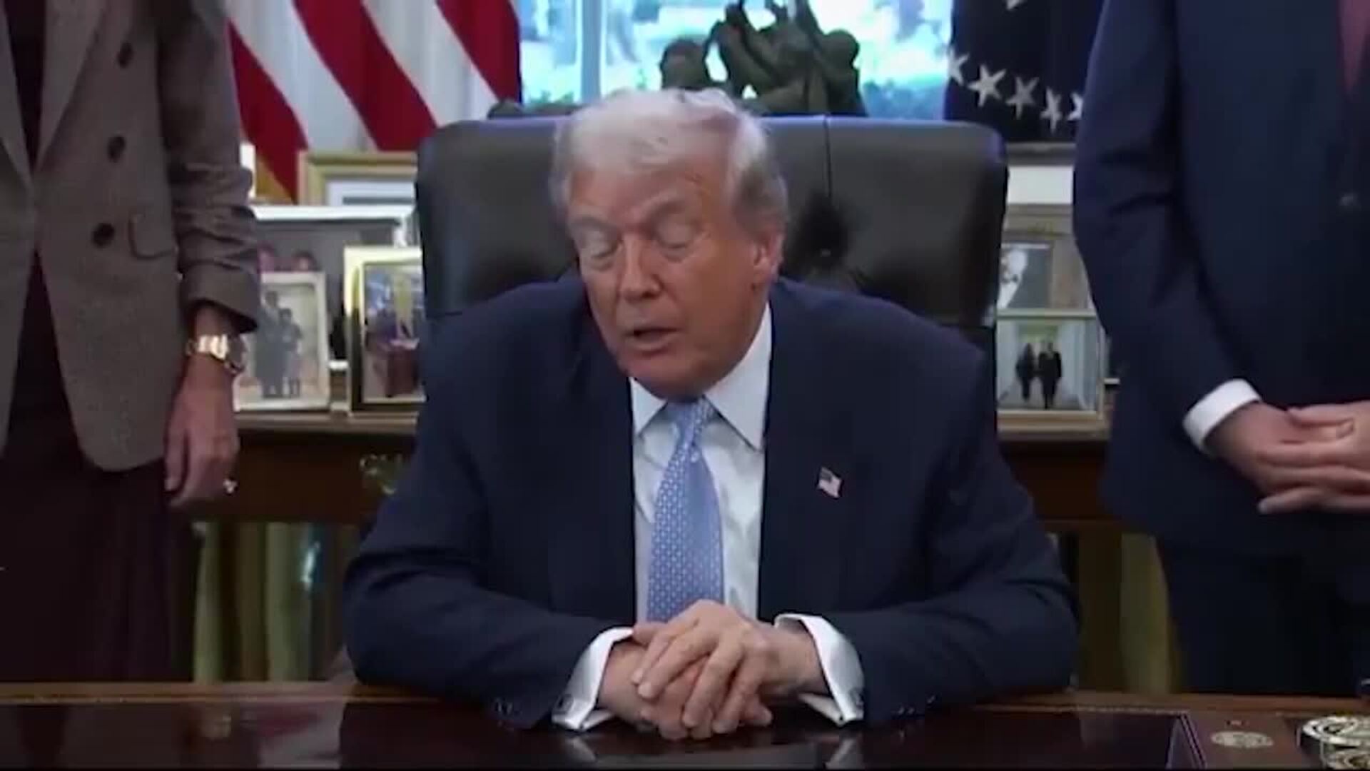 Trump asegura que firmaría la ley para publicar los archivos de Epstein