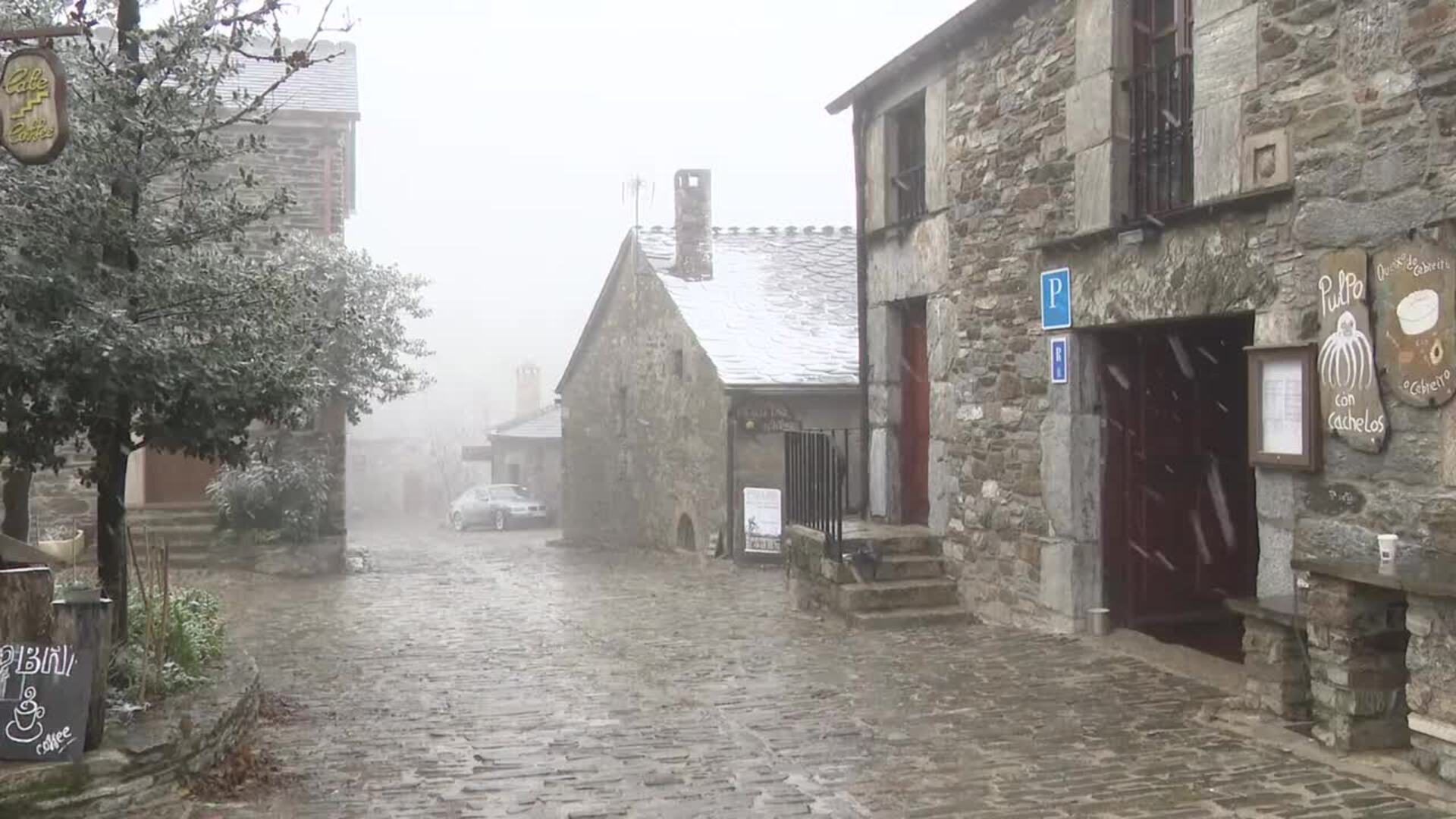 Las primeras nieves del otoño llegan a la montaña de Lugo