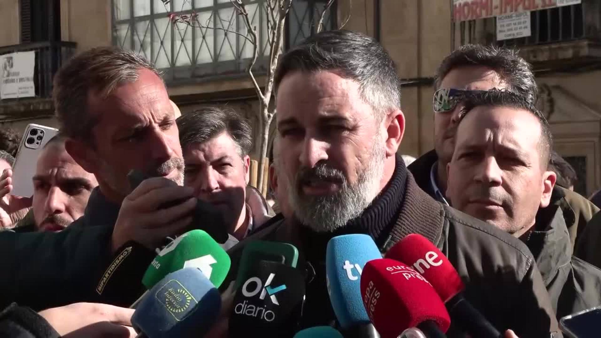 Abascal critica que Sánchez "siga en su puesto" siendo "responsable" del fiscal "condenado"