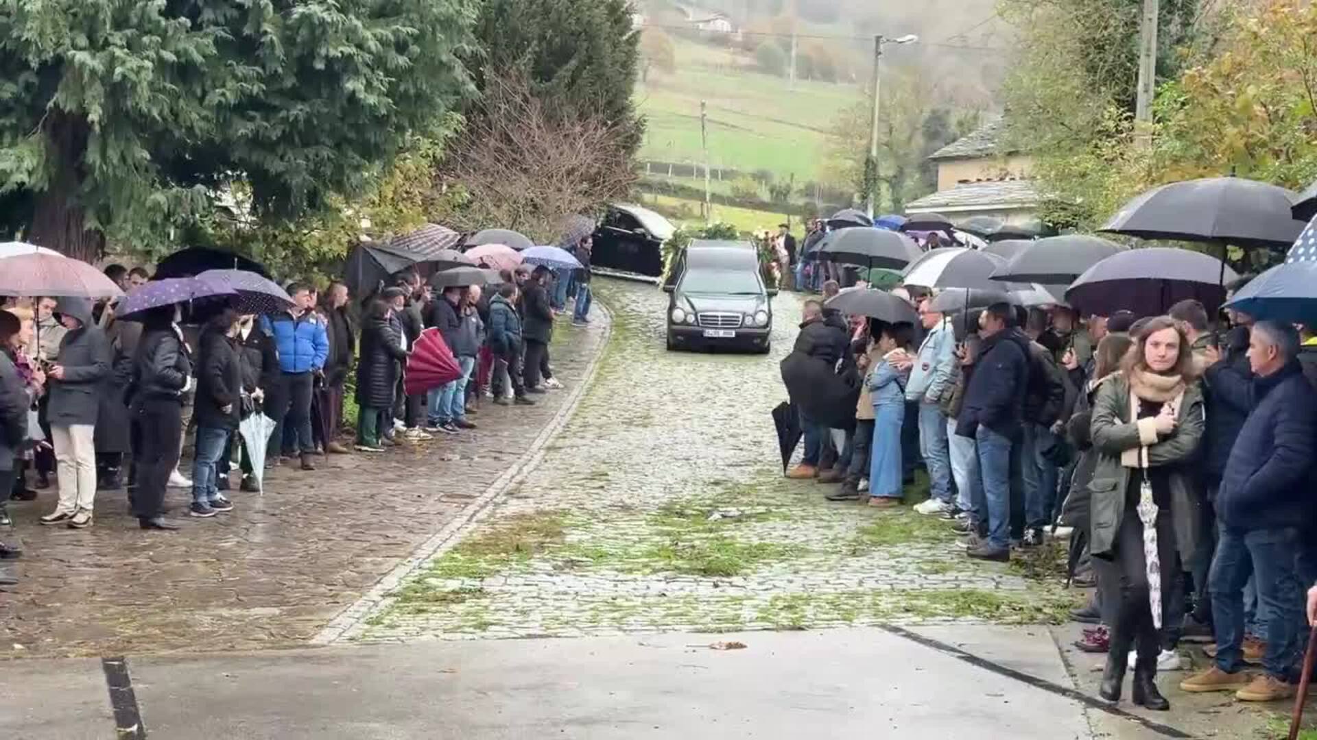 Posada de Rengos acoge el funeral del minero de 32 años fallecido en Vega de Rengos