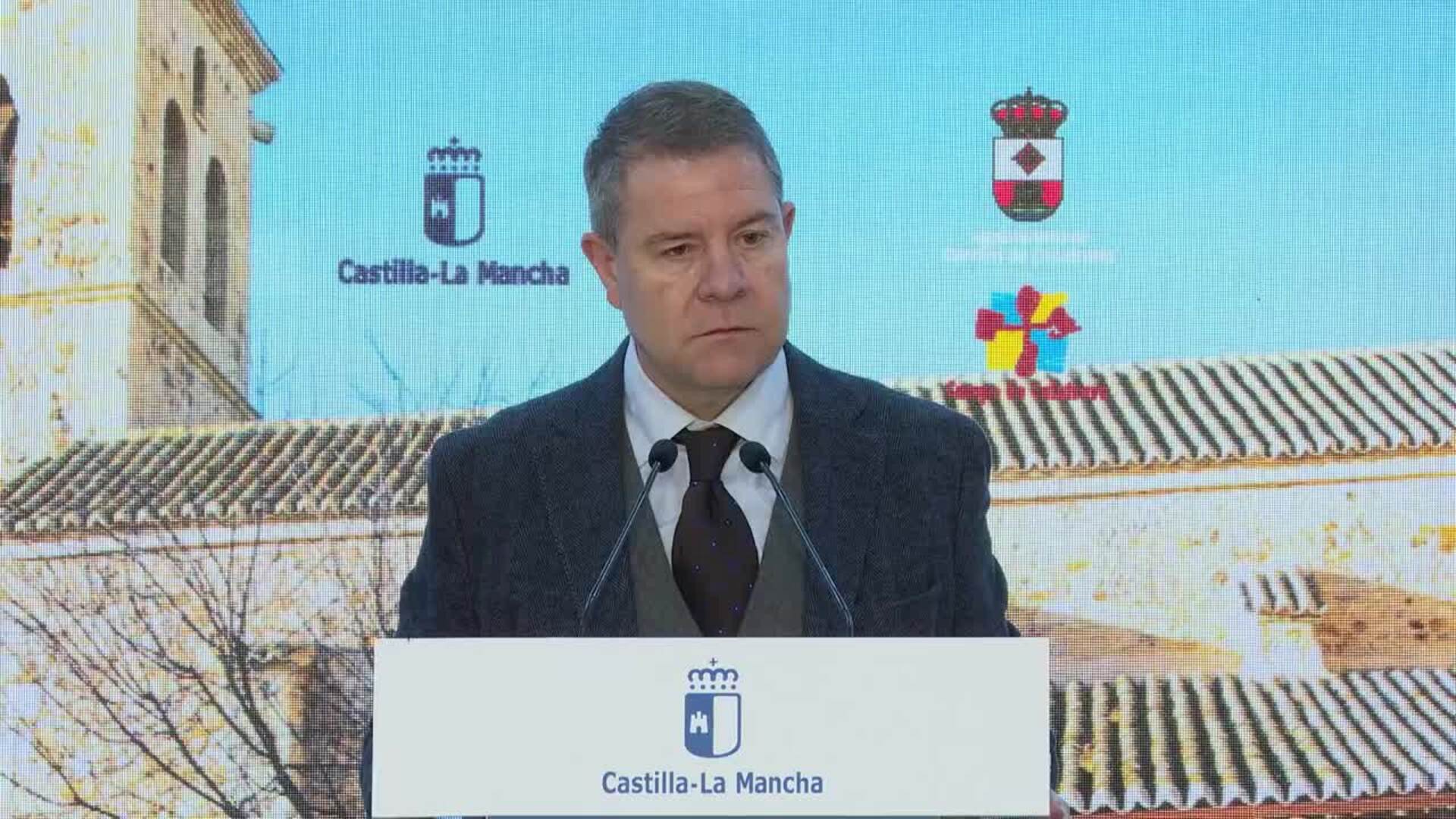 Page defiende que "a la gente decente no nos puede quitar la moral quien carece de ella"