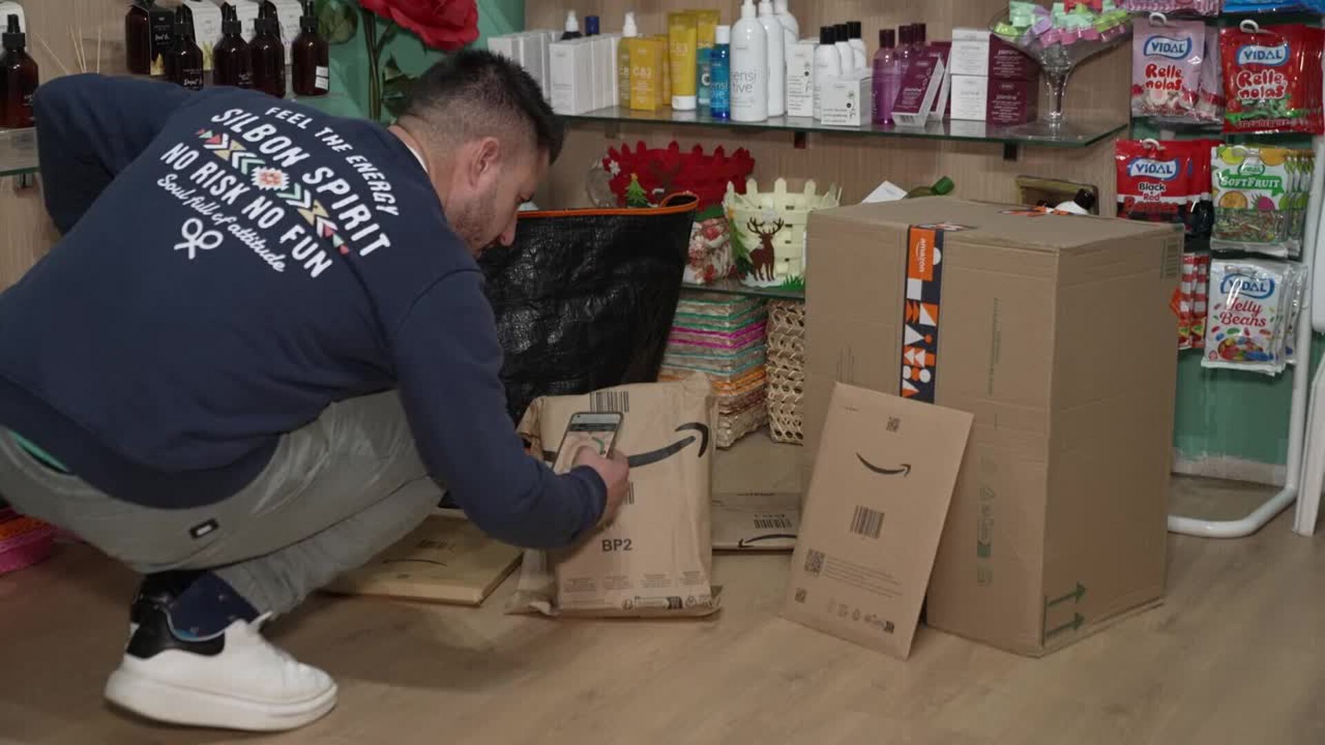 6 de cada 10 españoles viaja en las fechas navideñas y el 76% se lleva los regalos en la maleta
