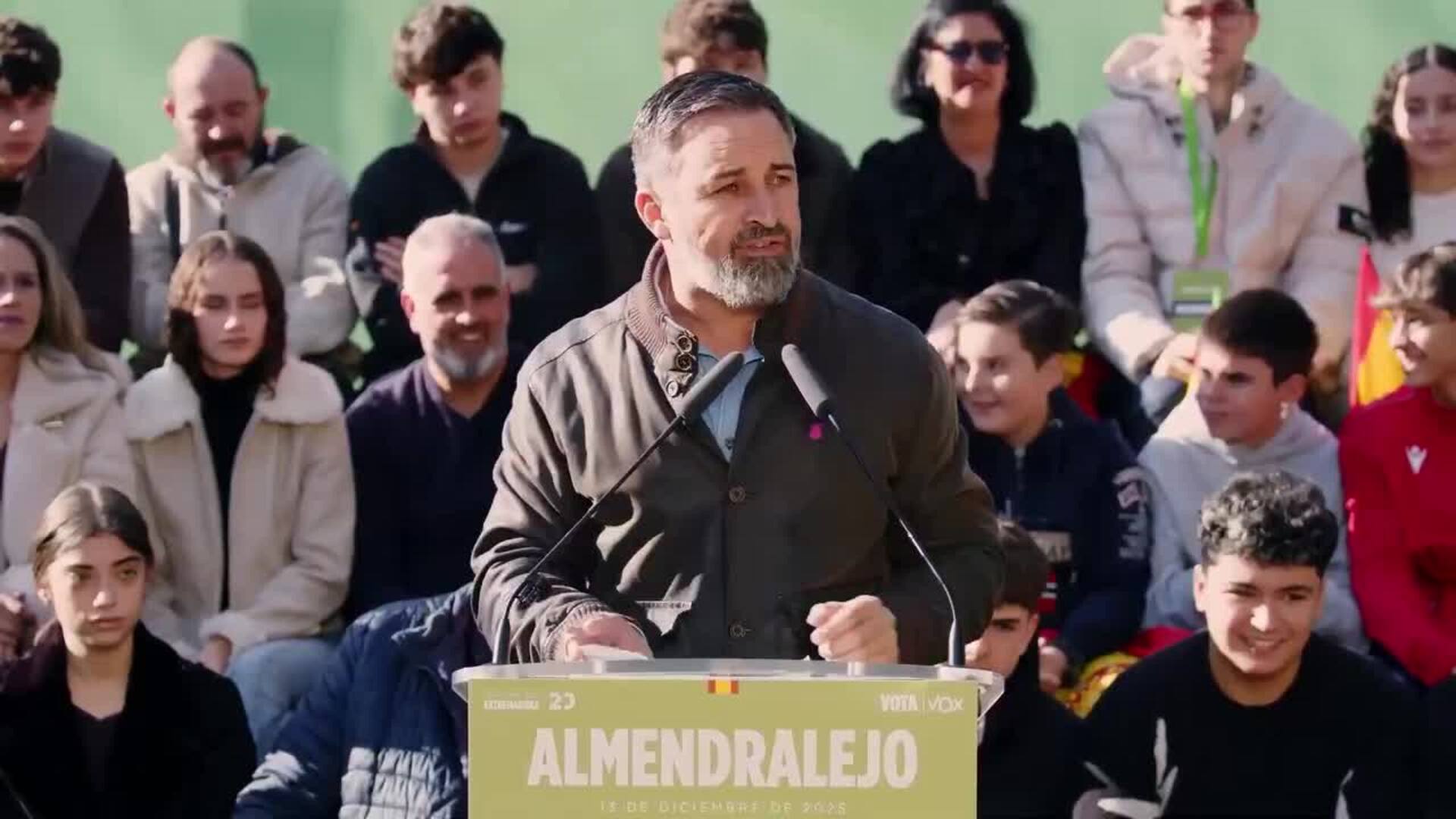 Abascal defiende que en España gobierna una "mafia corrupta"