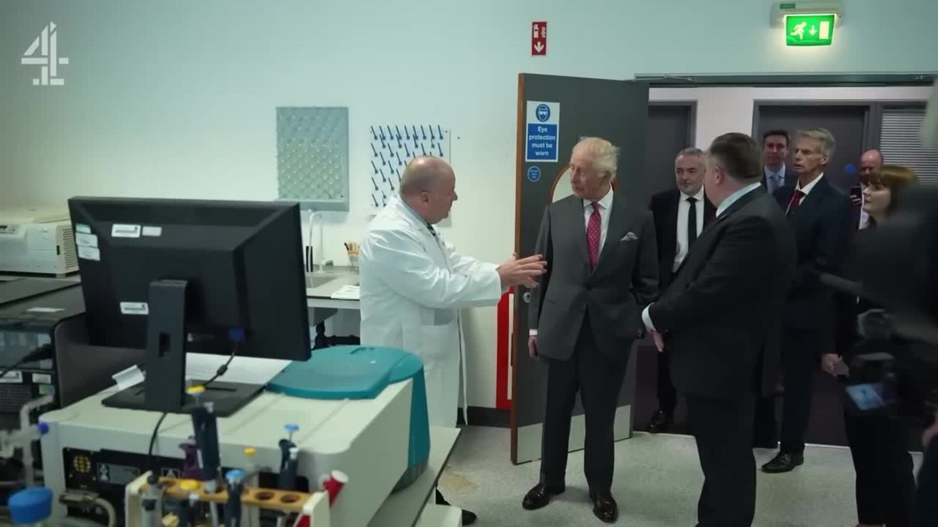 Carlos III anuncia que podrá reducir su tratamiento contra el cáncer para el próximo año