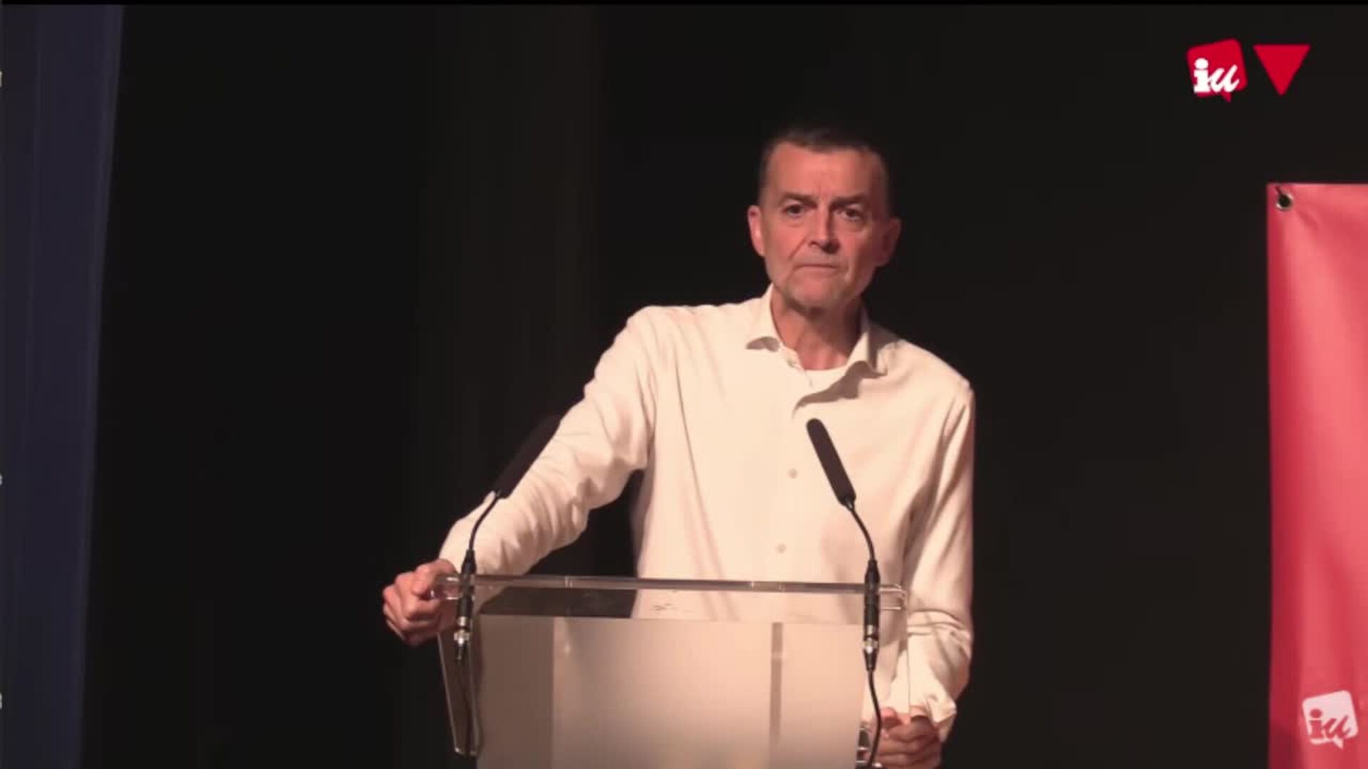 Maíllo (IU) pide al PSOE "contundencia" ante los casos de acoso