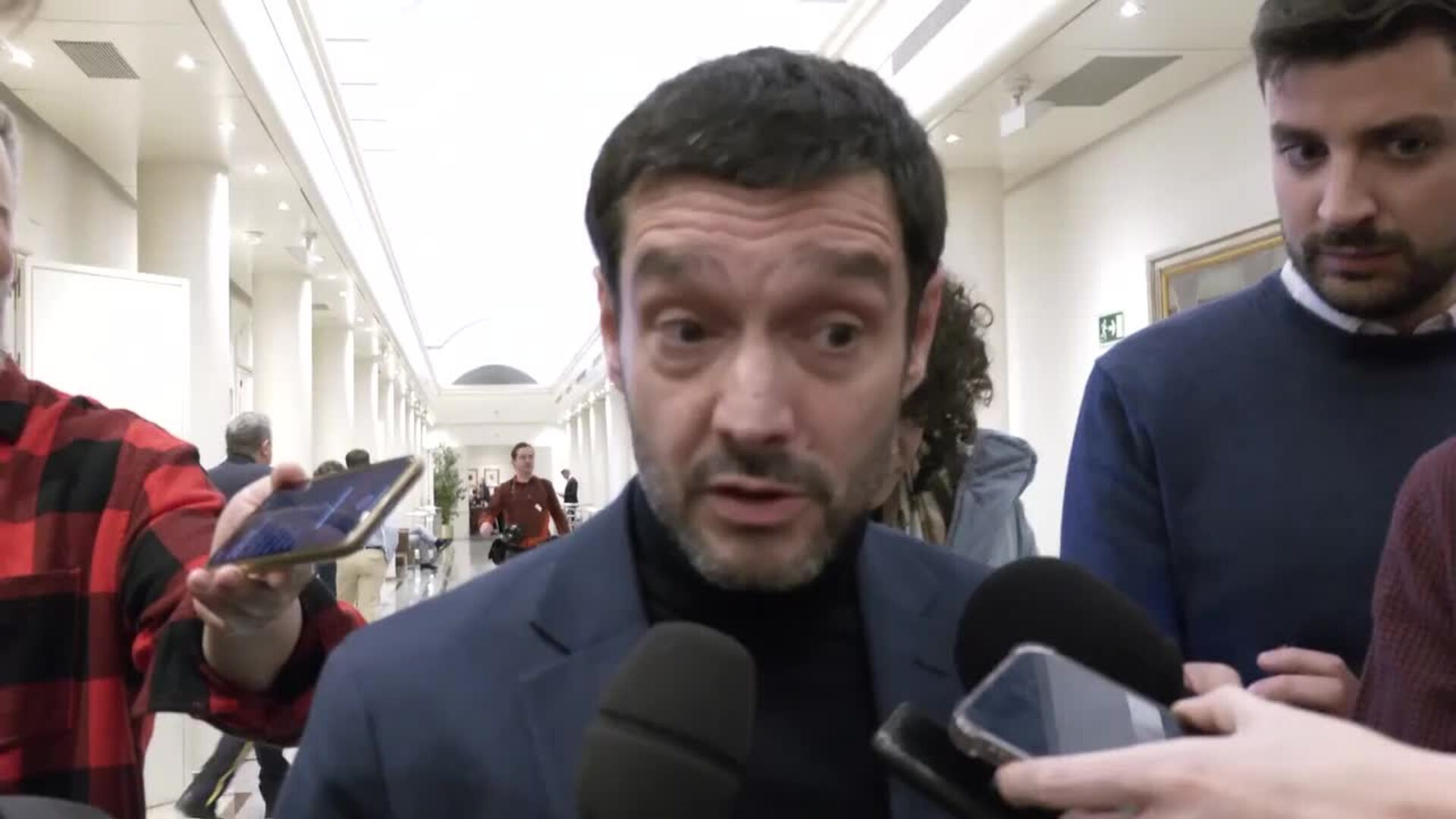 Bustinduy pide "vivienda y vivienda" como "mejor respuesta a la crisis política"